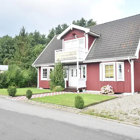 Modern In With Terrace Fenced Garden *