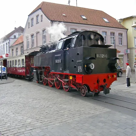 Modern In With Terrace, Fenced Garden דירה