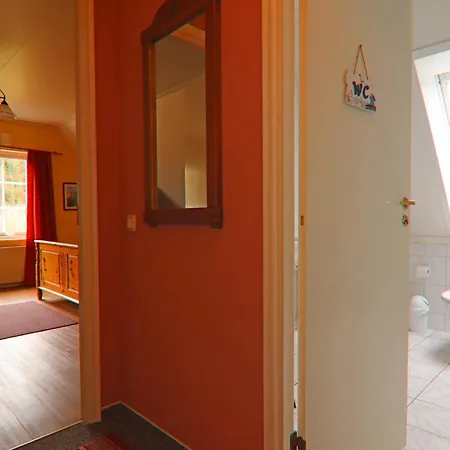 Modern In With Terrace, Fenced Garden דירה