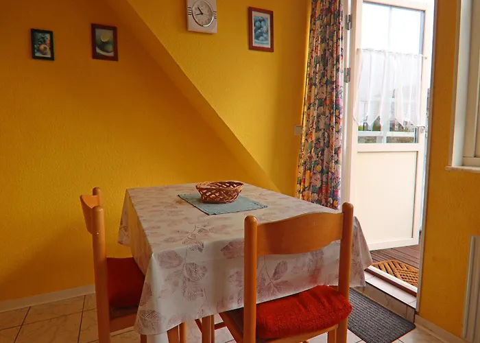 Modern In With Terrace, Fenced Garden Apartment *