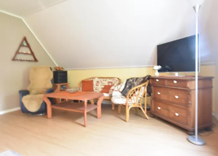 Modern In With Terrace, Fenced Garden Apartment *